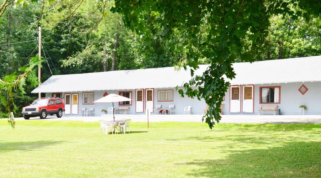 Chamber Lane Motel ラウンドレイク エクステリア 写真